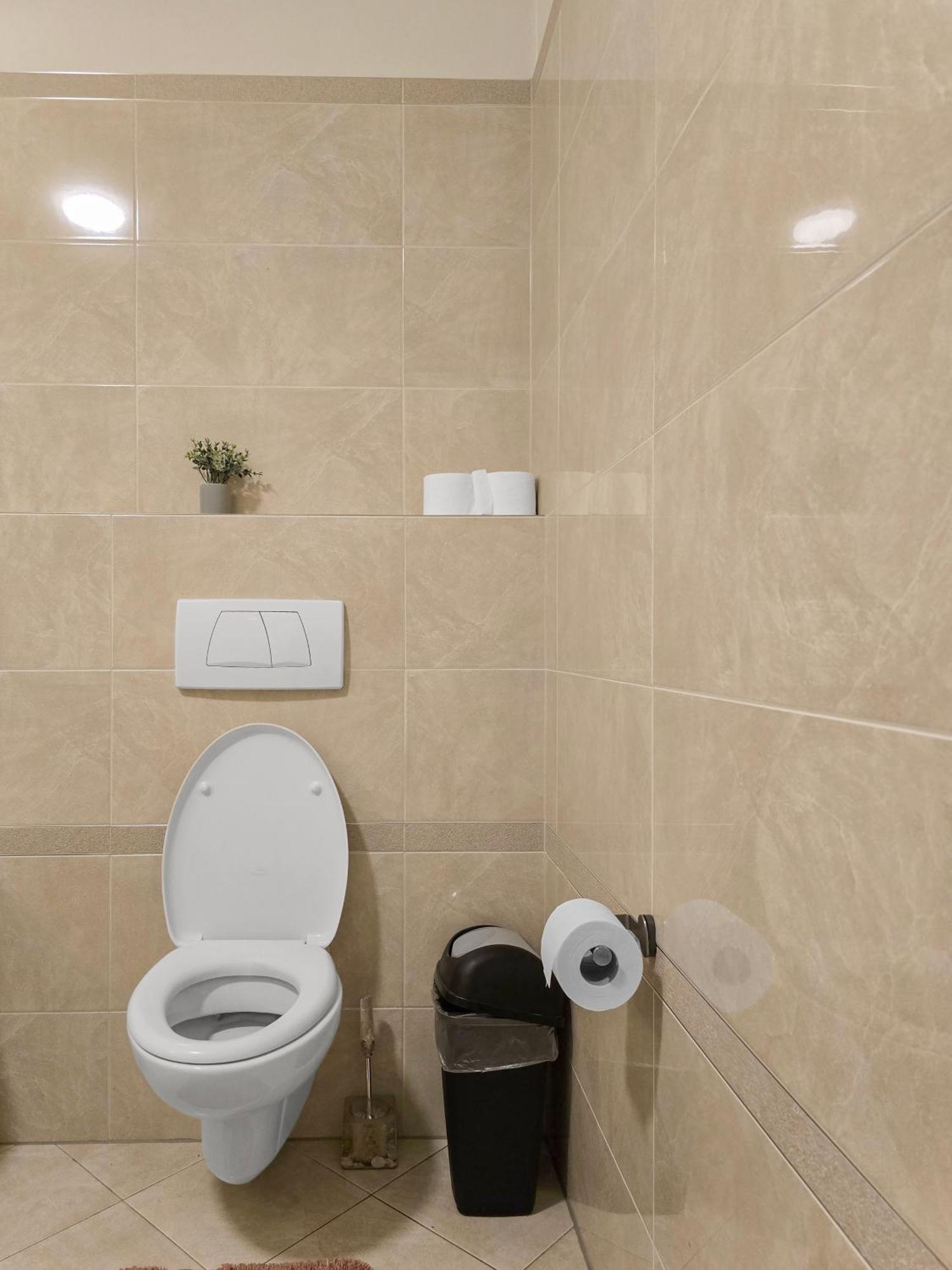 King-Size Comfort In Three Bedrooms เวียนนา ภายนอก รูปภาพ